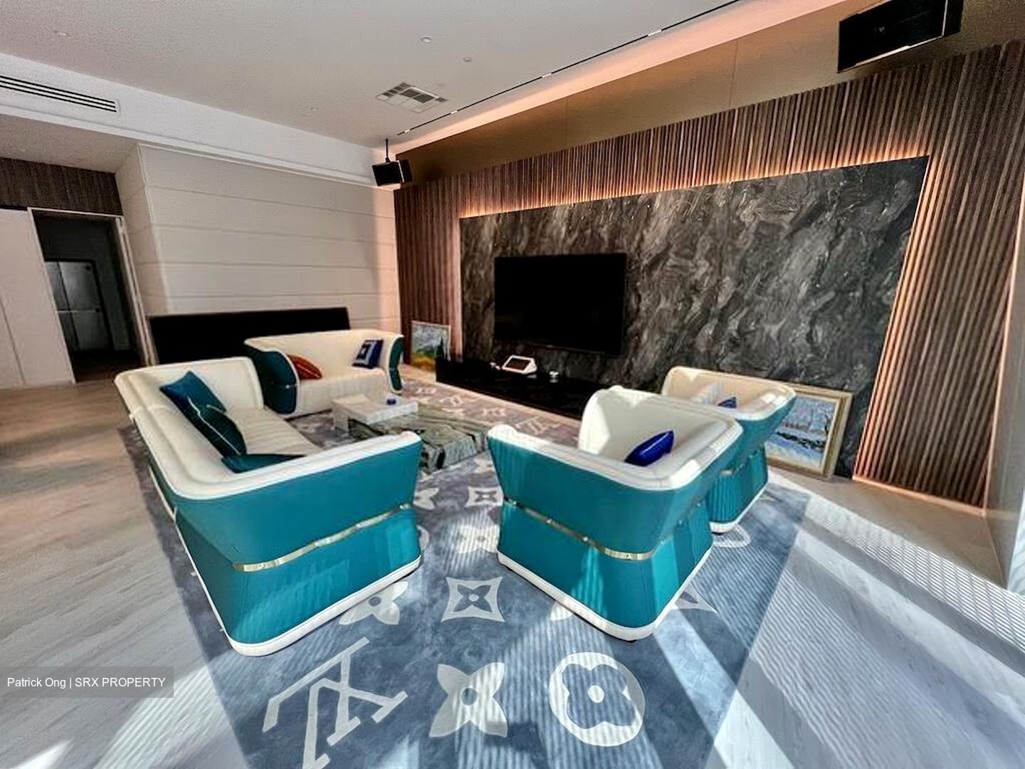 18 ROBINSON (D1), Office #457179671